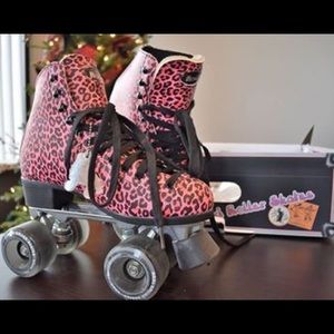 Vegan Moxi roller skates